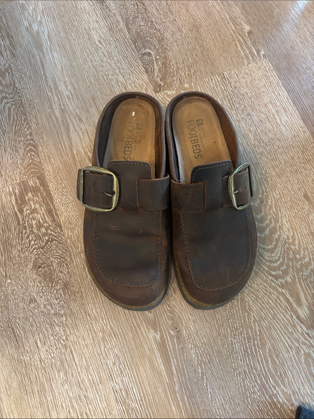 White Mountain Bueno clogs Size 8
